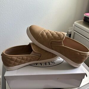Steve Madden Slip-on sneakers size 8.5